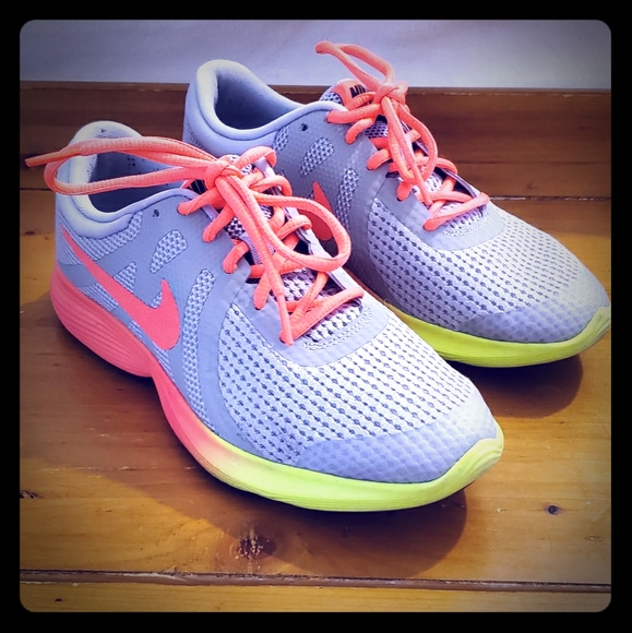 Nike Shoes - Nike sneakers